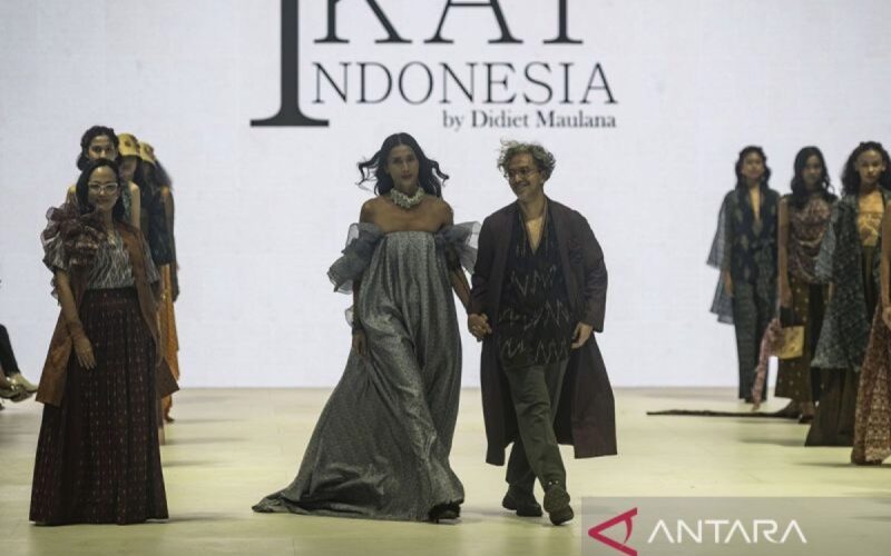 Jakarta Fashion Week 2025 digelar hingga 27 Oktober 2024